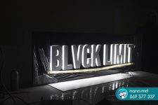 Объемные буквы с контражурной подсветкой